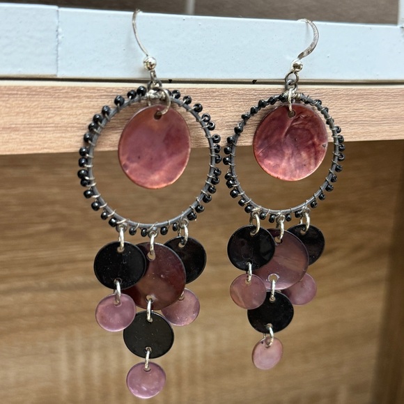 Deep Pink & Black Mussel Shell Cluster Earrings - Picture 2 of 6